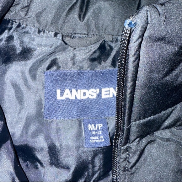 Lands End Medium petite classic black zip up puffer vest layer, winter, fall - Picture 4 of 4